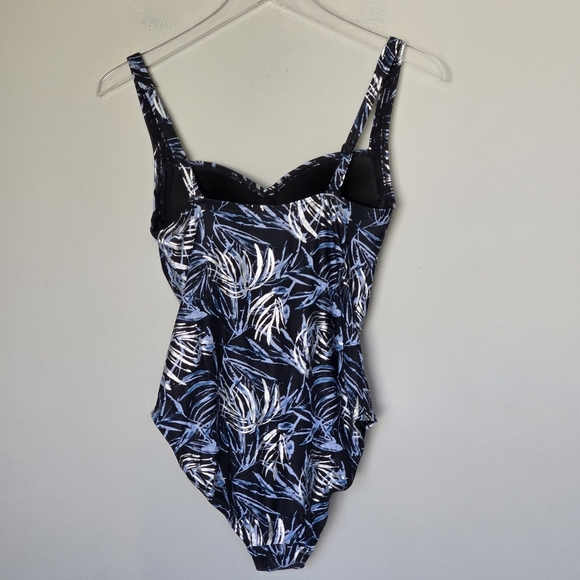 NipTuck Tummy Control Palm Foil Ruched Front Tropical Print One-Piece Swimsuit 8 - Picture 11 of 12